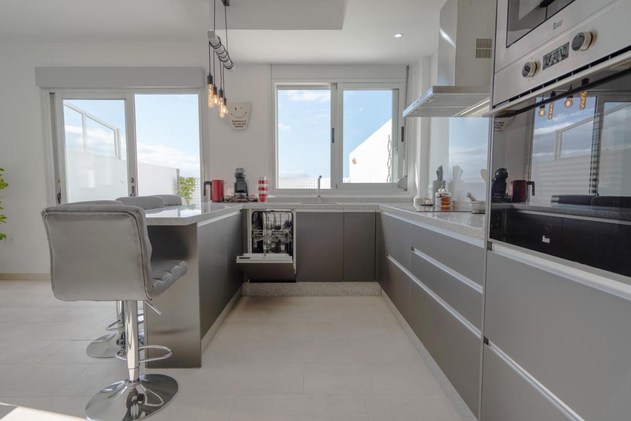 Luxurious Apartment With Large Terrace And Sea Views Tabaiba ภายนอก รูปภาพ